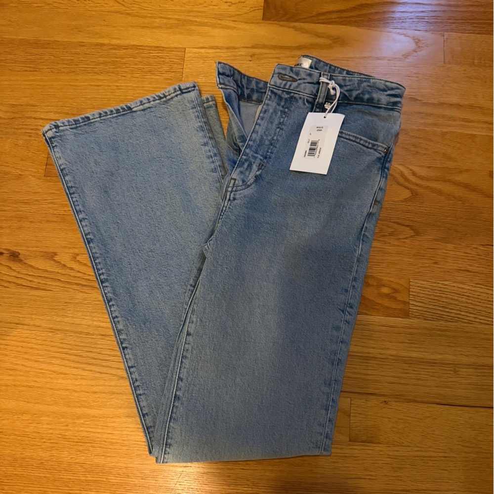 Frame The Arrow Flare Leg Jeans in Dolly Wash